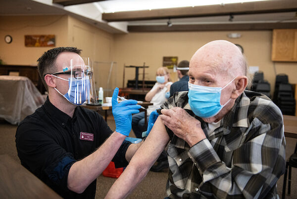 UM pharmacy students play big part in Missoula's vaccine rollout